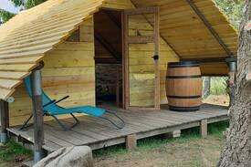 Eyne Autre | Cabane trappeur avec les chiens de traîneaux