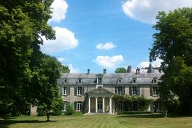 Mondion Maison | House at the Chateau of Mondion
