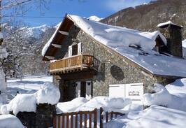 Saint-Aventin Maison | Stone built Mountain Lodge
