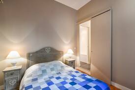 Hotel de Ville - Quinconces Appartement | THE TROIS CONILS apartment: heart of Bordeaux city