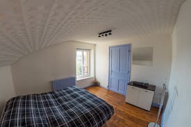 Aubrives Maison | Chambre douillette au calme