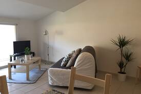 Arenes Romaines - Saint-Martin-du-Touch Appartement | T2 calme moderne quartier Saint Martin du Touch-1