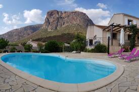 Afa Villa | Villa 6 personnes climatisée avec grande piscine