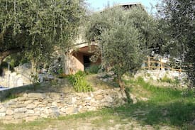 Finale Ligure Appartement | Finalborgo-Gechi e ulivi