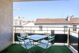 7th Arrondissement Appartement | T2 Gerland - prox. Gares - parking gratuit inclus