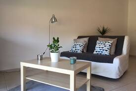 Arenes Romaines - Saint-Martin-du-Touch Appartement | T2 calme moderne quartier Saint Martin du Touch-1
