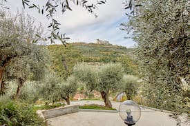 Finale Ligure Appartement | Finalborgo-Gechi e ulivi