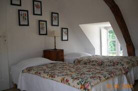 Ruffec Maison | Au bord de la Creuse, Maison d'amis avec piscine.
