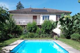 Terssac Maison | Chambre pour 3 personnes à la campagne.