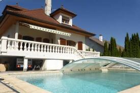 Meythet Maison | Maison SUBLIME avec piscine privée à 4km d'Annecy.