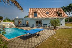 Guisseny Villa | Quaint Villa in Guissény with Garden