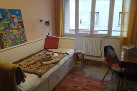 Zola - Pressense Appartement | Bed and breakfast in a cosy apartment