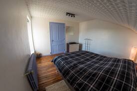 Aubrives Maison | Chambre douillette au calme