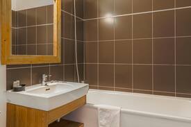 Beuzeville Hôtel | Hôtel & Spa LE PETIT CASTEL Beuzeville-Honfleur