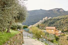 Finale Ligure Appartement | Finalborgo-Gechi e ulivi