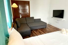 South Beach Hôtel | Sun-Filled Collins Ave South Beach Premium Studio