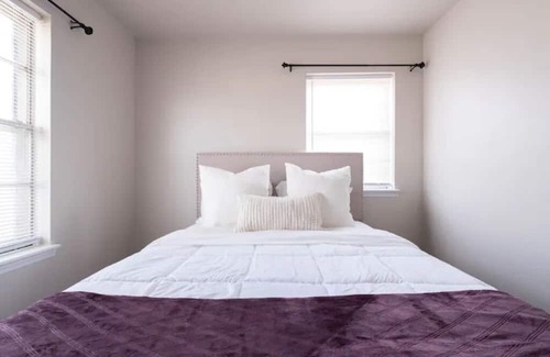Amarillo Maison | *Discount* Fast Wifi, Beautiful Home near Route 66, Palo Duro Canyon, & Shopping