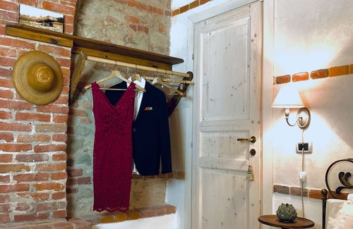 Gassino Torinese Lit Et Petit-Déjeuner | Suite del Camino - country chic with heated whirlpool in the garden