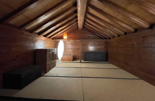 Wakamiko Maison | A house with a hearth surrounded by Mt Fuji and Y / Hokuto Yamanashi