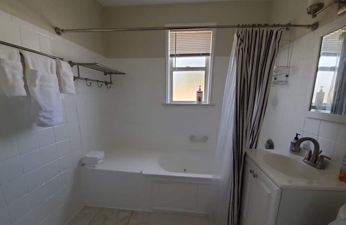 Delray Beach Maison | 5 Min Walk to the Ave 5 min Drive to the Beach! Pet friendly!