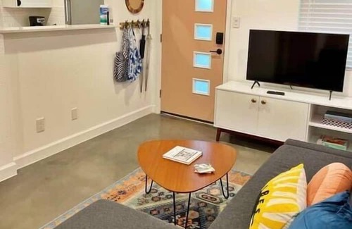 Clarksville Copropriété | Instagrammable Condo Walkable to All in Austin!