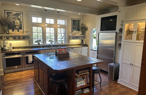 Athens Maison | Large home 12 mins from Sanford Stadium/downtown, 8 mins to Botanical Gardens