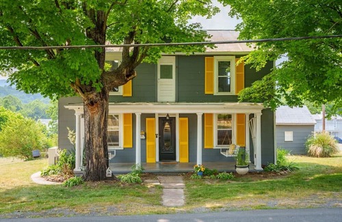 Shenandoah Maison | Yellow Shutter Farmhouse Oasis