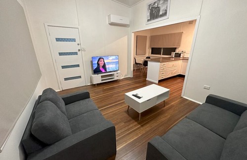 Grafton Appartement | Private 1 Bedroom Apartment with Fenced Yard