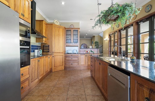 Swan Bay Maison | Casa Pacifica - A trip to Spain, 2 Hours From Sydney. Luxury Waterfront Villa, Escape, Relax, Reset.