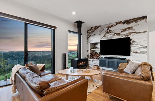 Booroobin Cabine | The Ridge at Maleny - The Deluxe Residence
