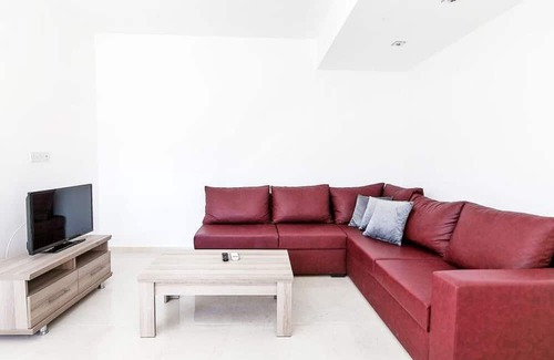 Zeytinlik Appartement | Flat w Pool and Balcony 4 min to Beach in Kyrenia