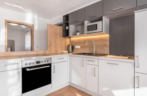 Baselga di Pine Appartement | Apartment 'Casa Ravanelli 3' with Mountain View and Shared Terrace