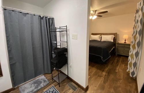 Washington County Cabine | Pet friendly, newly constructed cabin with modern amenities!