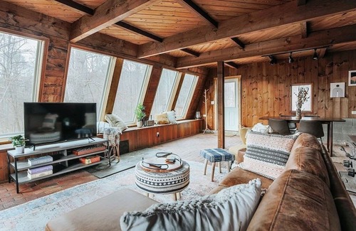Shipman Cabine | Acute Lodge: Boho, Romantic Getaway in Nelson Co.