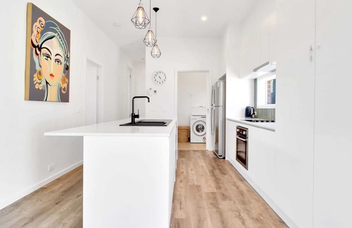 Belmont Maison | Alanas Place I Modern Townhouse