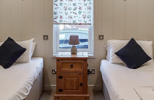 Gisleham Cabine | 2 bedroom accommodation in Lowestoft