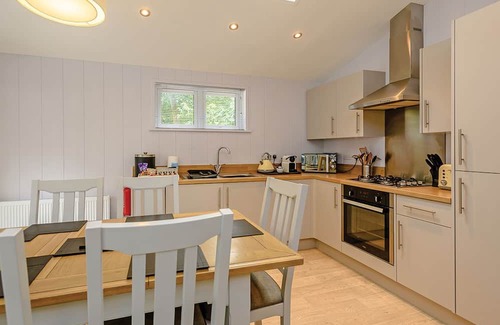 Woolverstone Cabine | 3 bedroom accommodation in Woolverstone, Ipswich