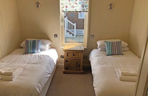 Gisleham Cabine | 2 bedroom accommodation in Lowestoft