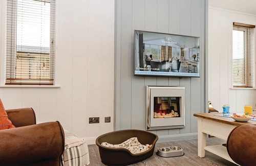 Holton Heath Cabine | 1 bedroom accommodation in Holton Heath