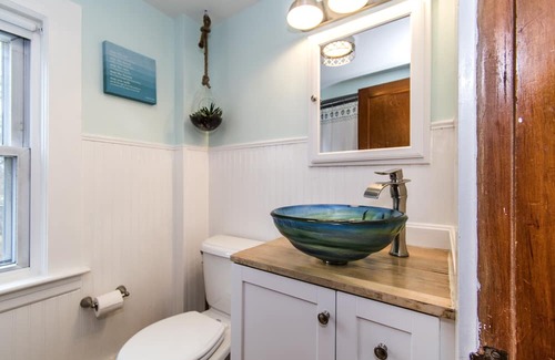 Kittery Maison | Bright, Open Maine Seacoast Cape Cottage - Close to Everything!