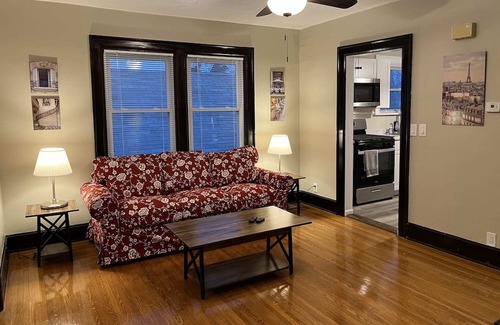 Norwood Maison | Hunter #2, Private One Bed near Xavier & Downtown