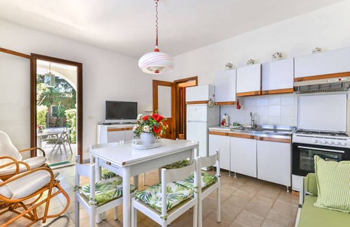 Marmi Appartement | Holiday Apartment "Villetta Marmi" with Private Garden