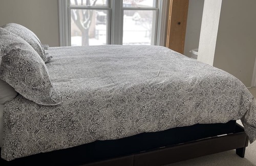Midway Maison | SPACIOUS ONE BEDROOM IN HAMLINE-MIDWAY AREA