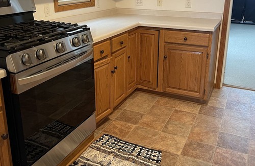 Midway Maison | SPACIOUS ONE BEDROOM IN HAMLINE-MIDWAY AREA