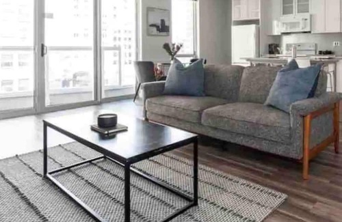 Downtown Detroit Appartement | Amazing 2Br 2Ba Duplex Condo W/ City View