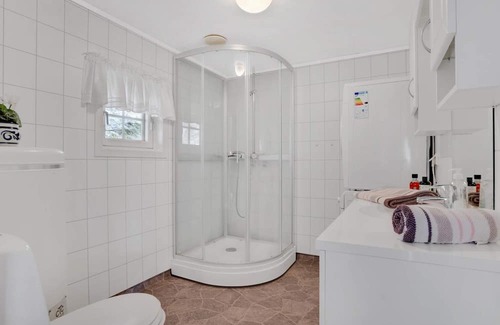 Bomlo Maison | 4 person holiday home in FINNÅS