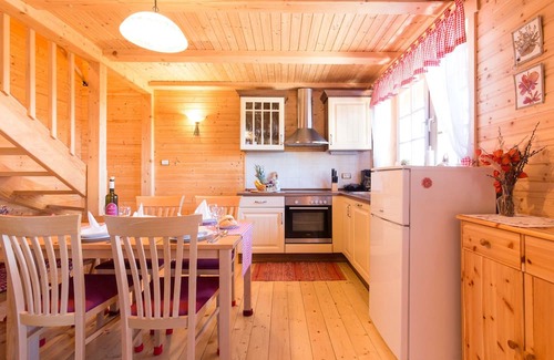 Ravna Gora Maison | Lovely holiday home in Ravna Gora with fireplace