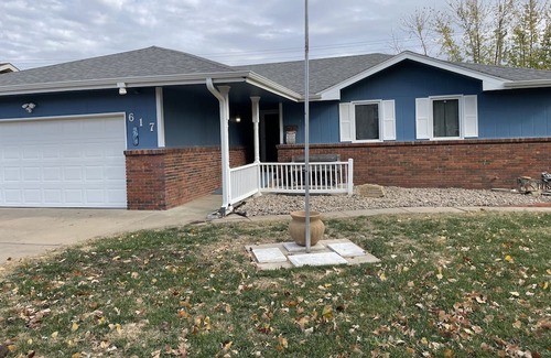 Salina Maison | Hot Tub, Beautiful view, location, family home, 3 BR, + 2 beds in 2nd LR, 3 bath