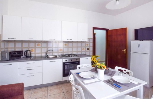 Campora San Giovanni Appartement | Enjoy a relaxing vacation in this bright and friendly apartment Campora San Giovanni.
