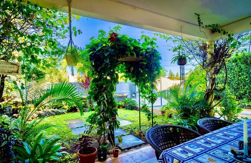 La Preneuse Maison | Cozy Home with Green Garden
